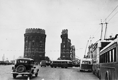Разрушение Крестовских башен. Фото 1939 г. МО «Музей Москвы»